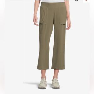 Columbia sz L relaxed fit wide leg capri in light olive green NWT
